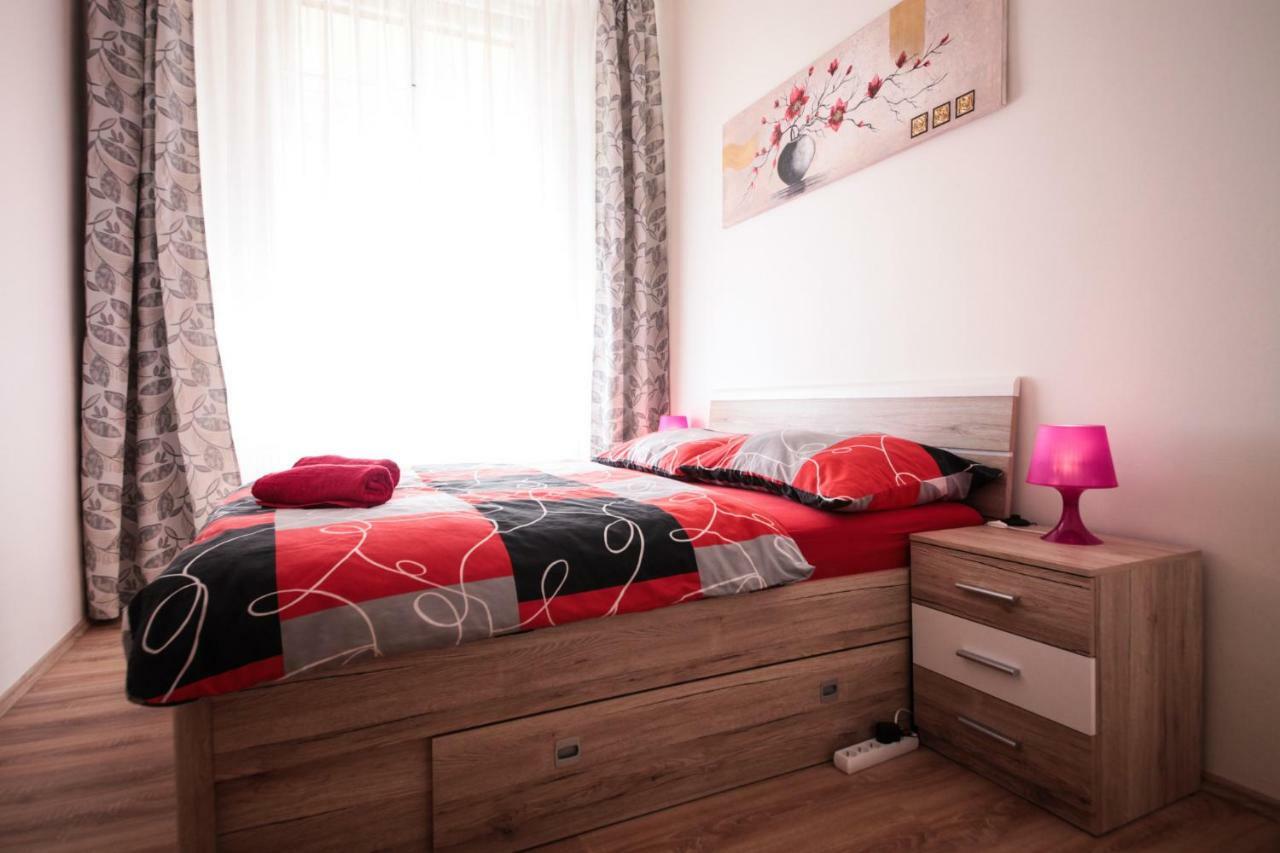 Appartement Family Duplex On Wenceslas Square à Prague Extérieur photo