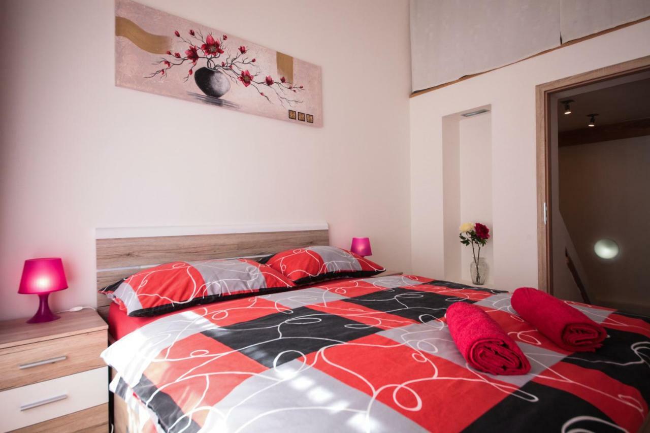 Appartement Family Duplex On Wenceslas Square à Prague Extérieur photo